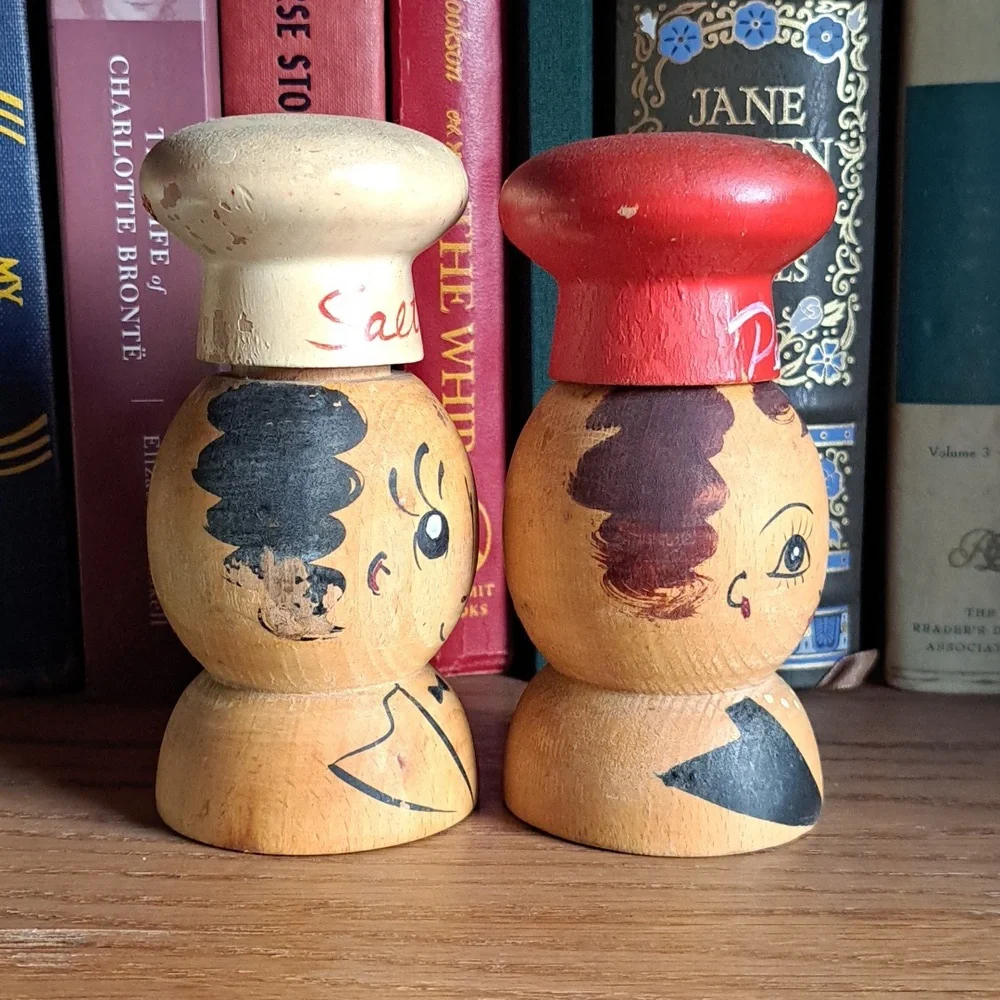 Vtg Volco Brand Japan Wooden Salty & Peppy Shaker Set Anthropomorphic Kitschy